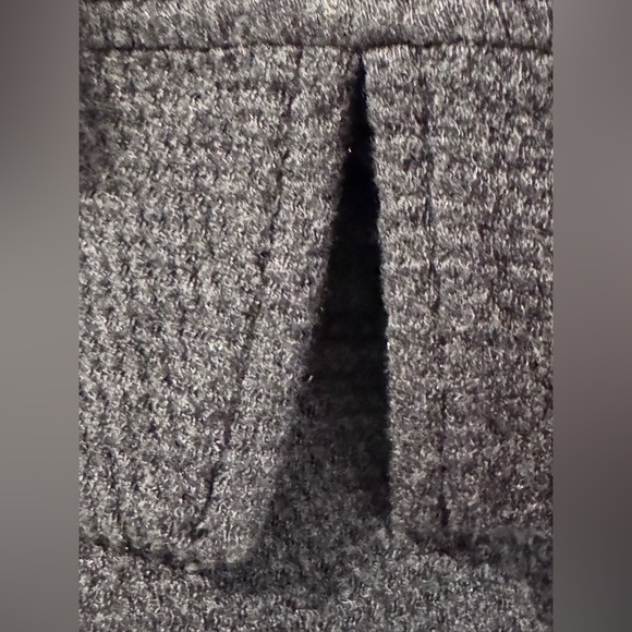 Faherty Gray Knit fold over neck front pocket long sleeve shirt. Size L GUC - Picture 7 of 10